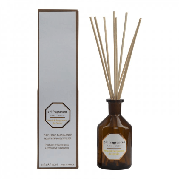 Diffusor natural, sustainable and biodegradable.  Neroli & Bergamot of Denim is a fragrance with a luminous top opening on a zesty, sparkling and invigorating Citrus and Bergamot note. Warm up the atmosphere of your house with this beautiful home perfume diffuser during more than 2 months.